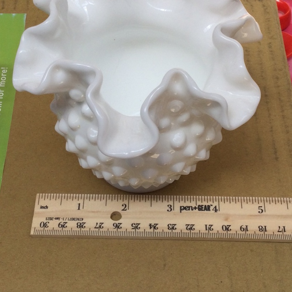 White Hobnail Ruffled Milk Glass Vase - Picture 5 of 6
